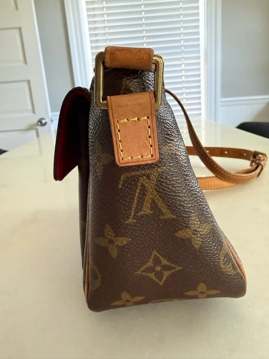 ✨ Louis Vuitton Viva Cite PM Monogram Shoulder Crossbody handbag ✨ - Picture 9 of 16